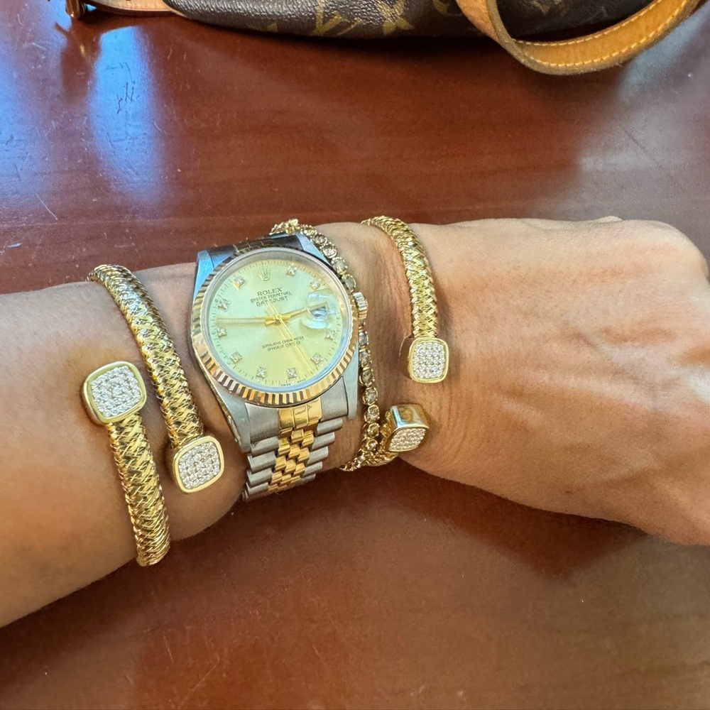 Authentic Roberto Coin Primavera Wrap Bangle with Diamonds – 18K Yellow Gold - Picture 10 of 13